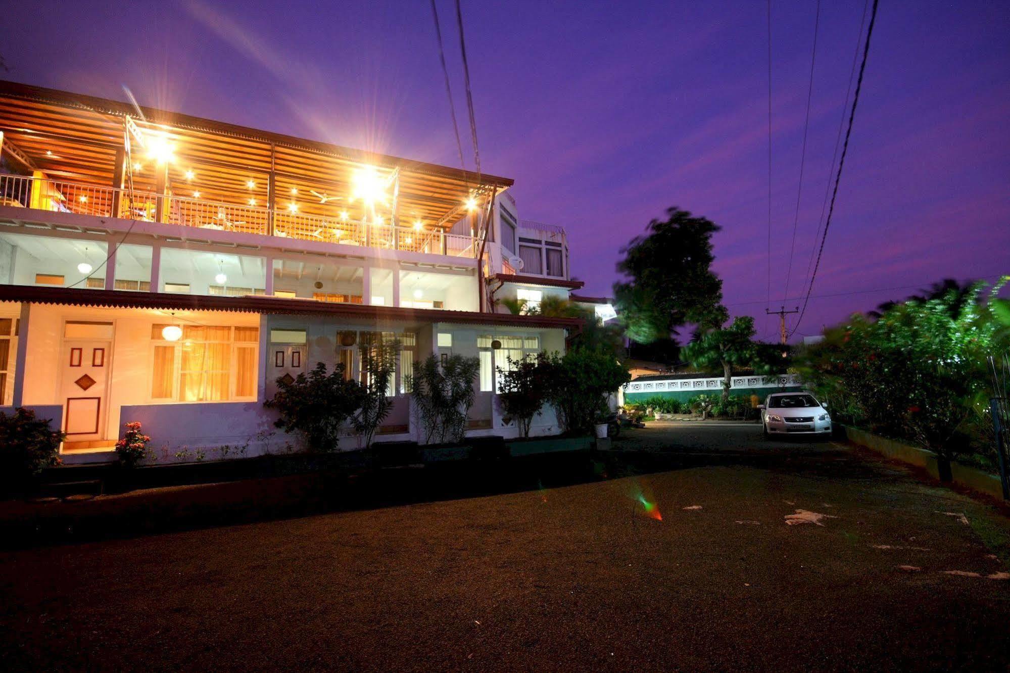 Lavendish Beach Resort Unawatuna Kültér fotó