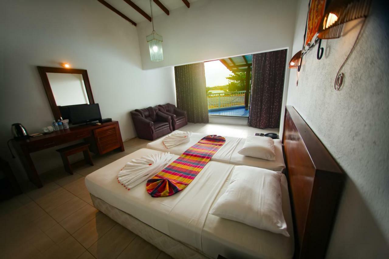 Lavendish Beach Resort Unawatuna Kültér fotó